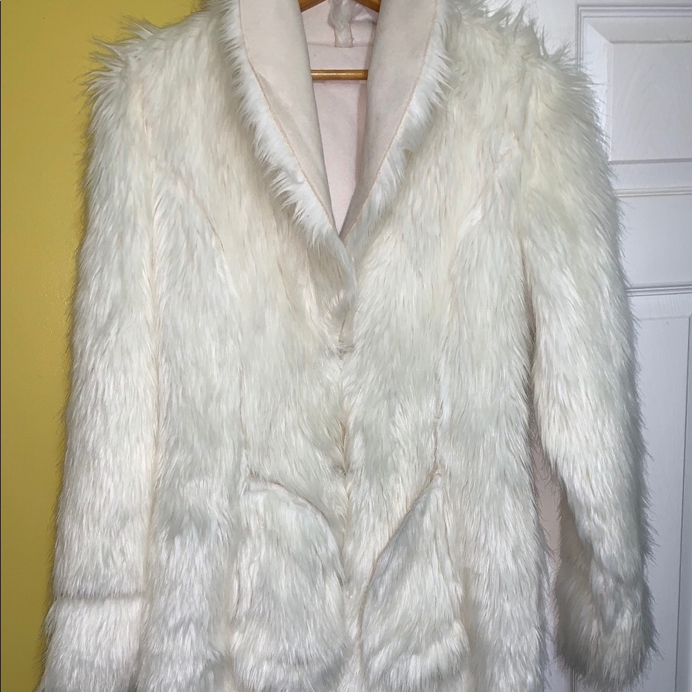 White fur stylish coat - Picture 3 of 3